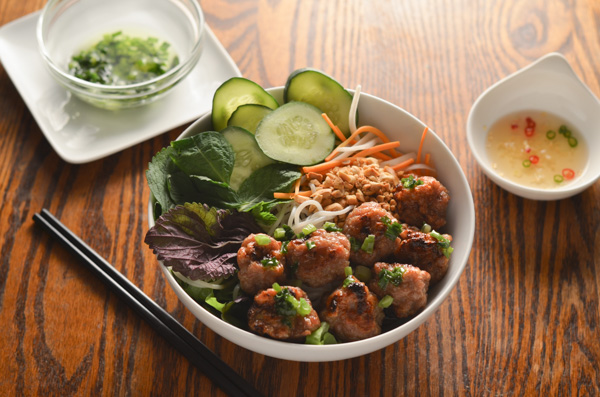 Bun nem nuong - Vietnamese ground & grilled pork w/ rice noodles and veggies | HungryHuy.com