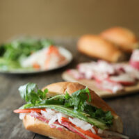 banh mi with ingredients