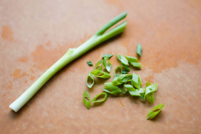 How To Cut Green Onions