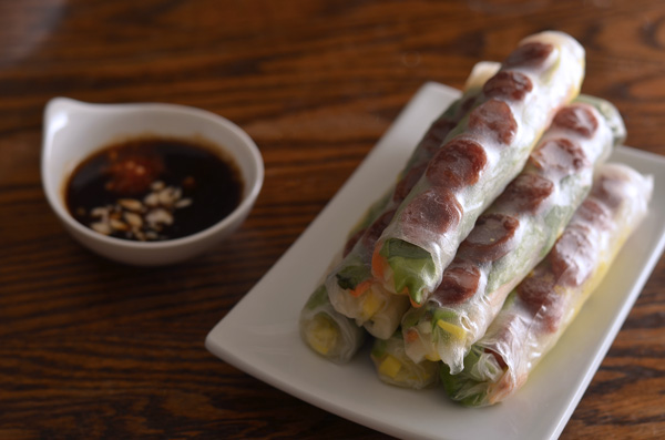 bo bia / fresh spring rolls