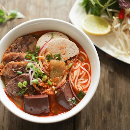 bowl of bun bo hue