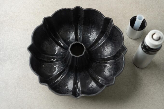 oiled bundt pan