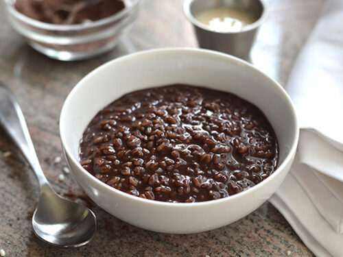 Champorado (Filipino Chocolate Rice Pudding) Recipe - Hungry Huy