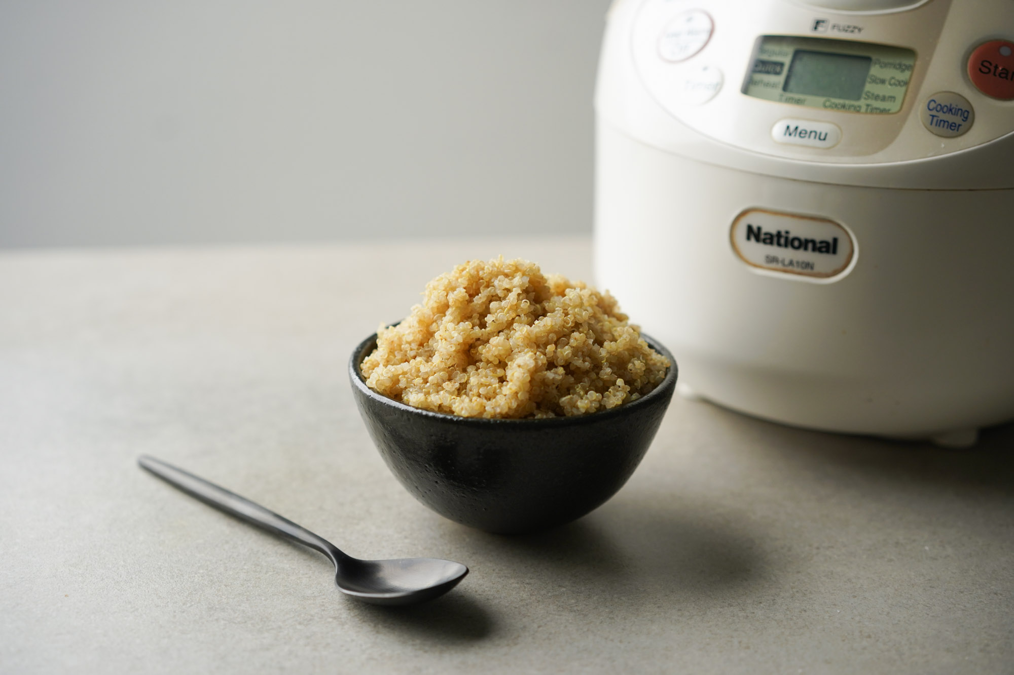 bowl of cooked quinoa