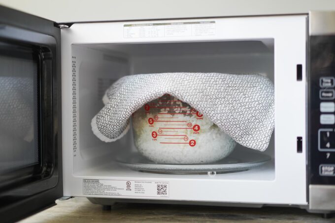 How To Cook Rice In A Microwave - Nishamadhulika.com