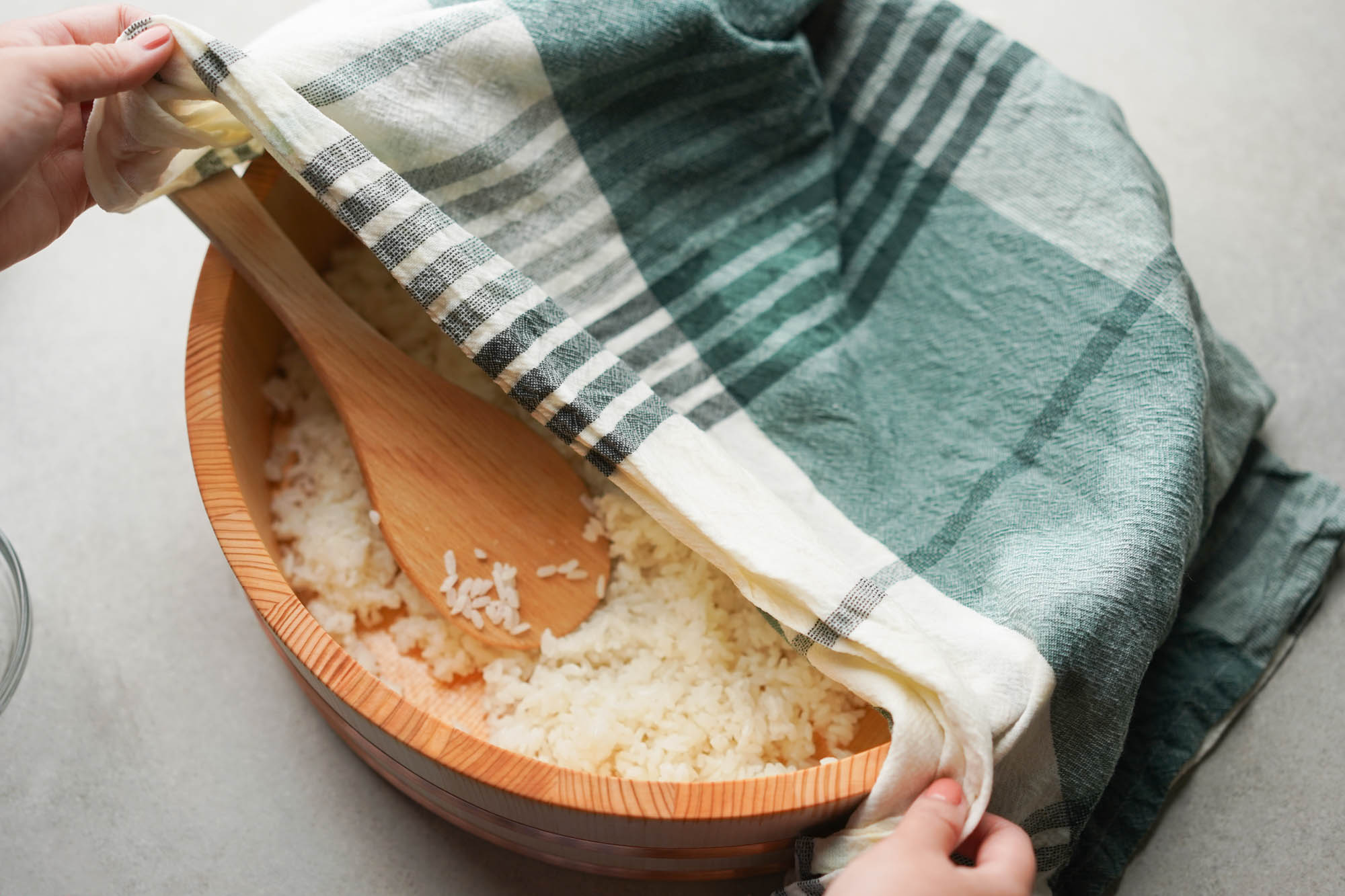 How to Make Sushi Rice in a Rice Cooker - Hungry Huy