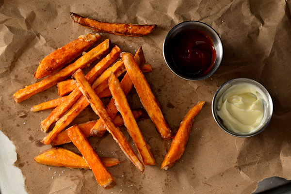 Crispy Sweet Potato Fries Recipe (Deep Fried) - Hungry Huy