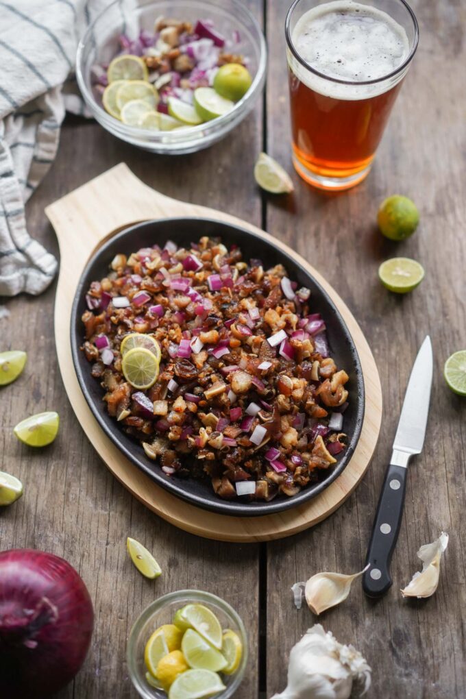 sizzling plate of sisig