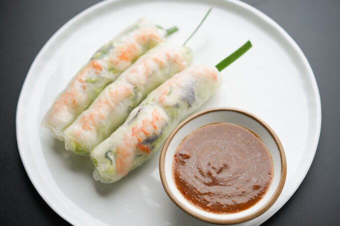 https://www.hungryhuy.com/wp-content/uploads/fresh-spring-rolls-680x453.jpg