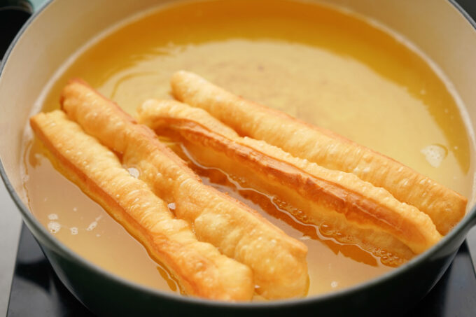 fried youtiao in oil