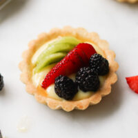 fruit tart closeup