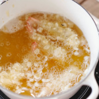 frrying shrimp tempura in a pot