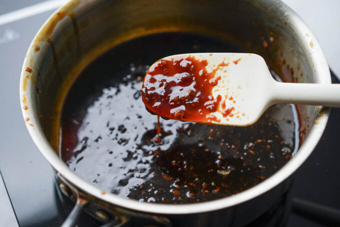 how to make sticky soy sauce | Family Cuisine 1 Asian soy glaze on spatula