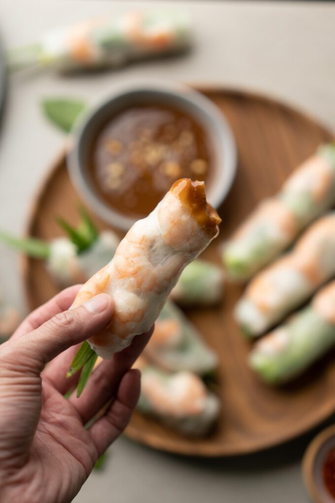 How to wrap rice paper rolls - A Kitchen Cat