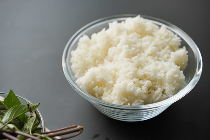 bowl of cooked jasmine rice