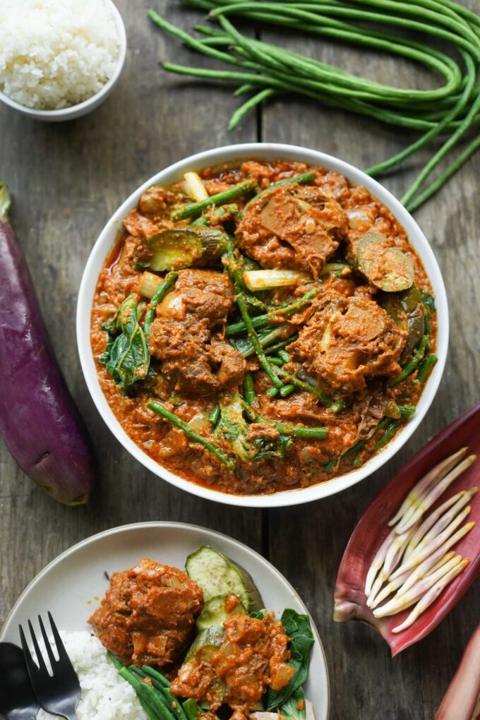 kare kare bowl with rice