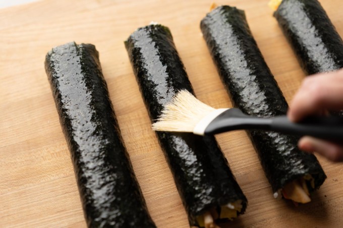 Kimbap Recipe (Korean Seaweed Rice 'Sushi' Rolls) - Hungry Huy