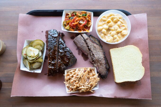 tray of food from la Barbecue