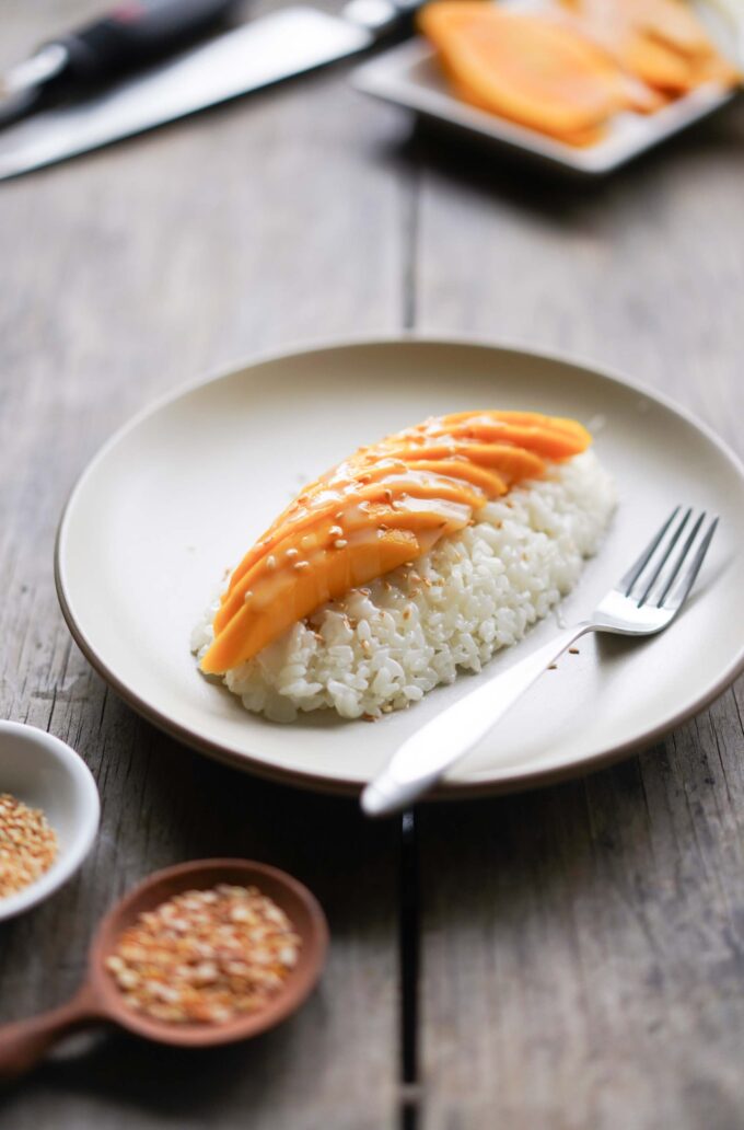 plate of mango sticky rice