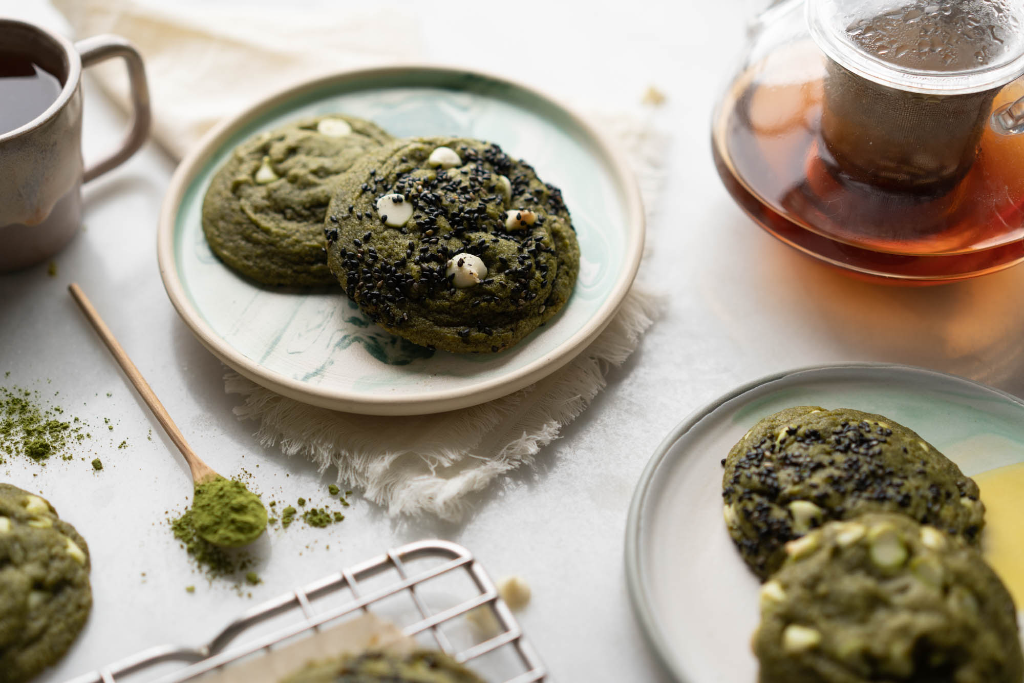 https://www.hungryhuy.com/wp-content/uploads/matcha-cookies-w-sesame.jpg