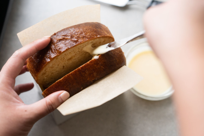 add sweetened mayo to bread