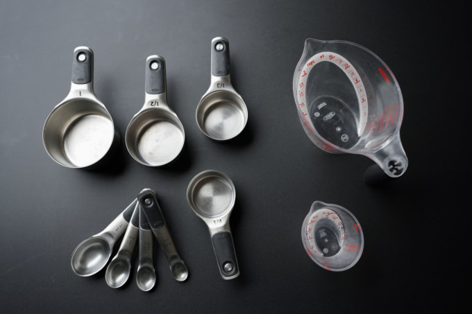 measuring cups and measuring spoons
