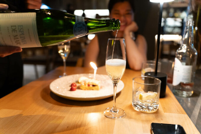 Migrante - champagne and dessert