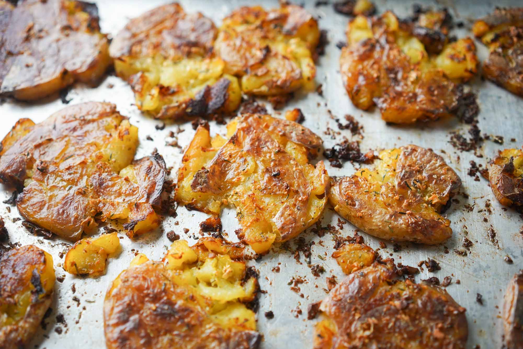 Crispy Garlic Smashed Potatoes