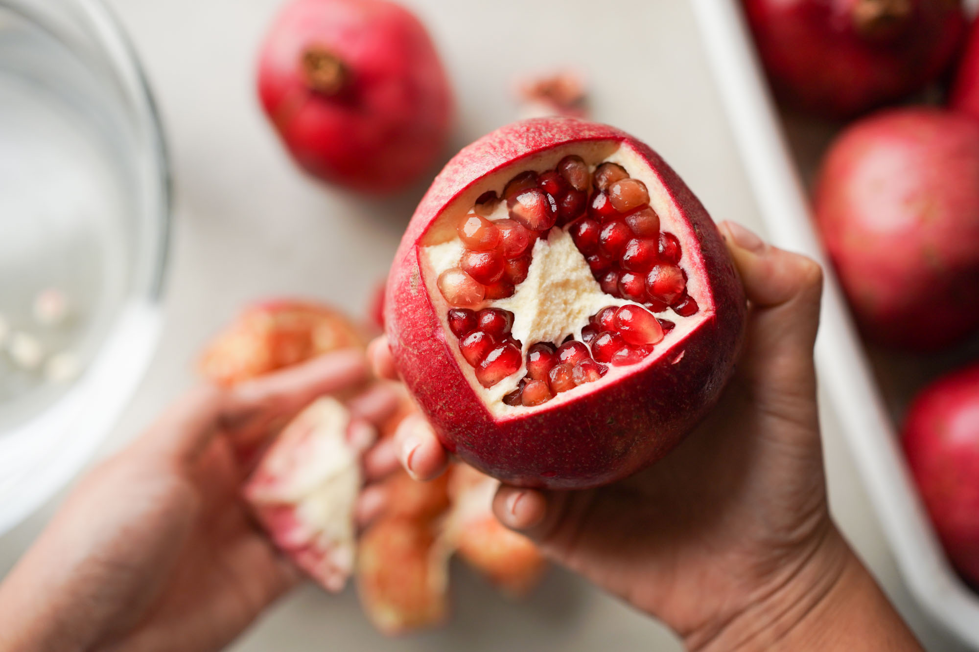 How to Make Pomegranate Juice with a Blender - Extreme Wellness Supply