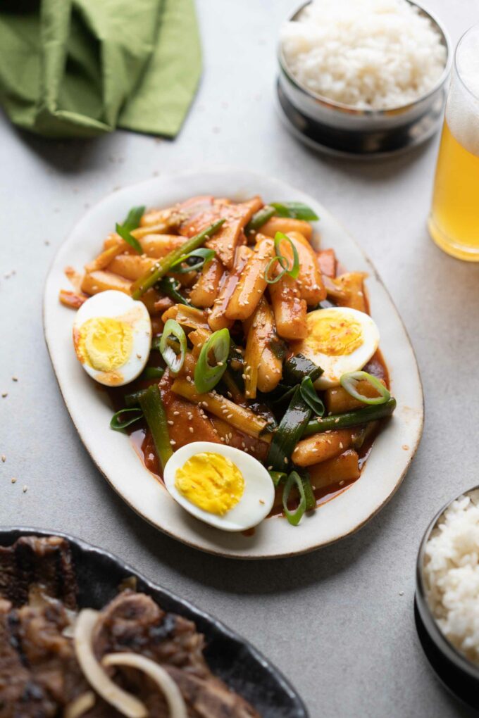 plate of spicy Korean tteokbokki