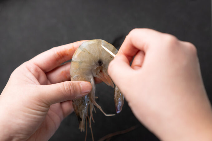 pointing to the 3rd joint on shrimp shell