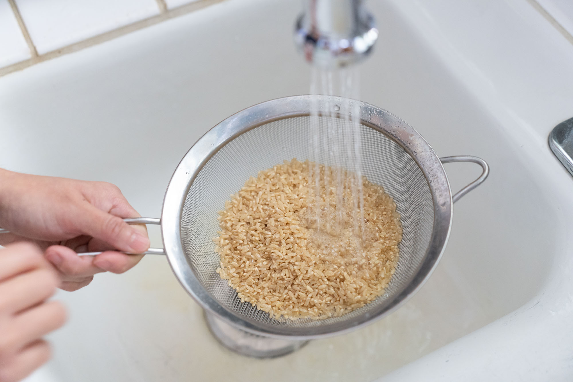 How To Cook Brown Rice In A Rice Cooker (Perfect, Fluffly Rice!)