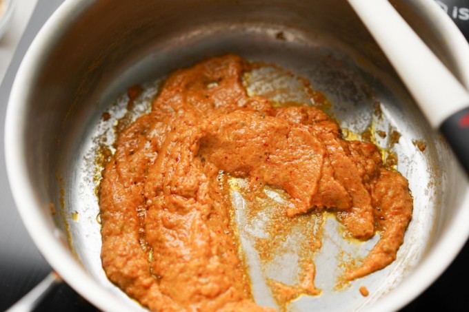 oil separating from curry paste