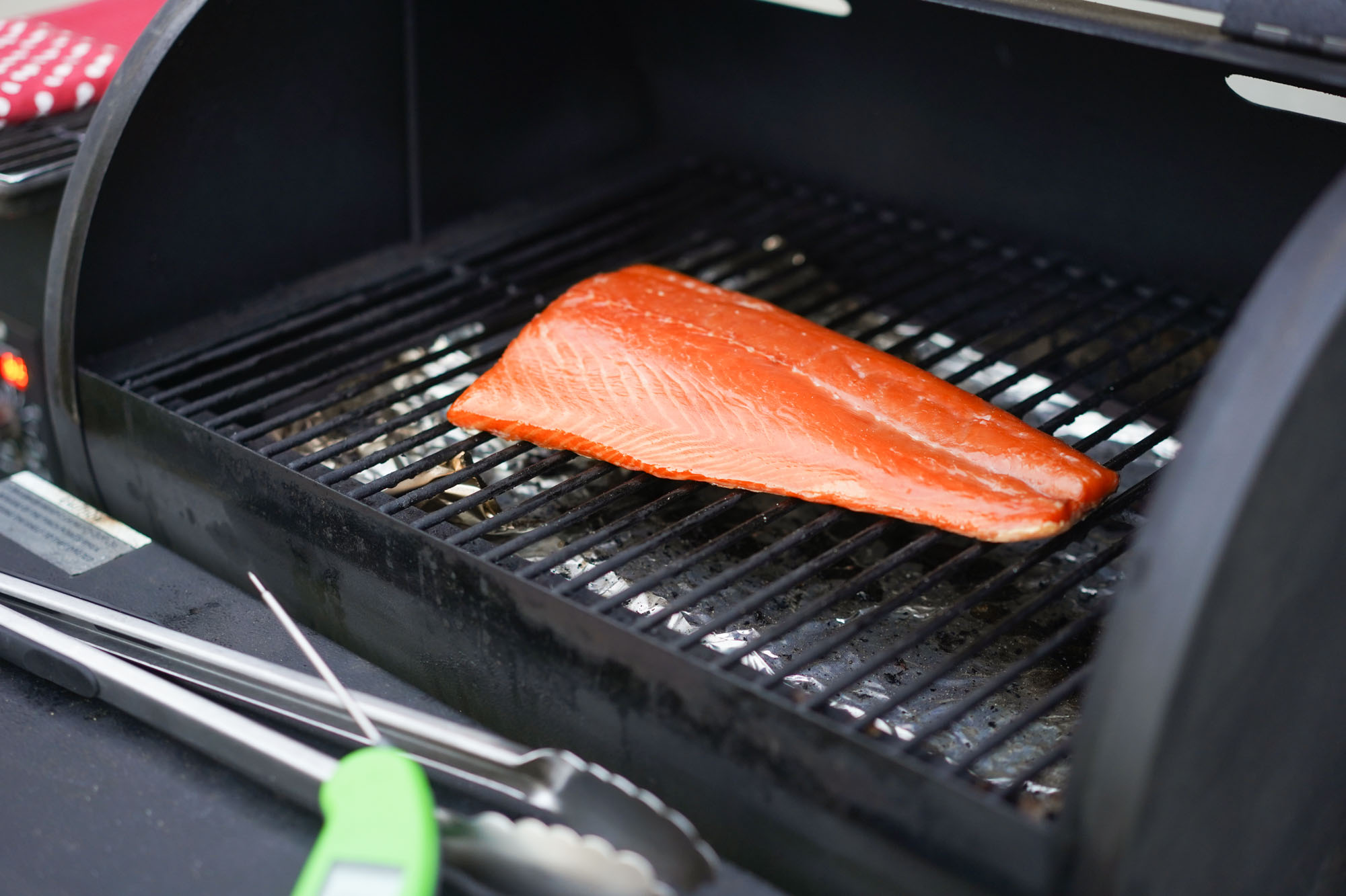 smoked salmon on the grill