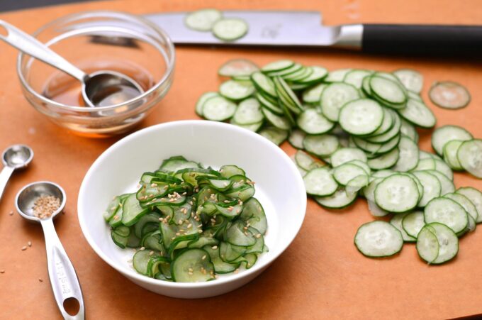 completed sunomono salad with sesame seeds