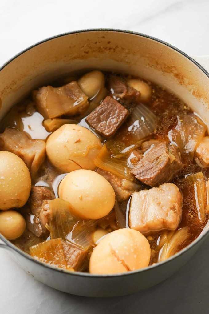 thit kho in a pot