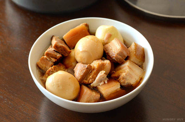 bowl of Vietnamese thit kho